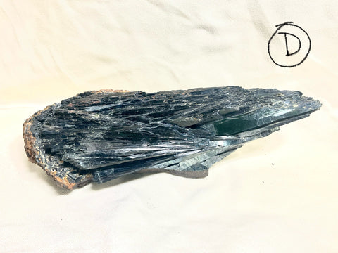 Vivianite in Matrix