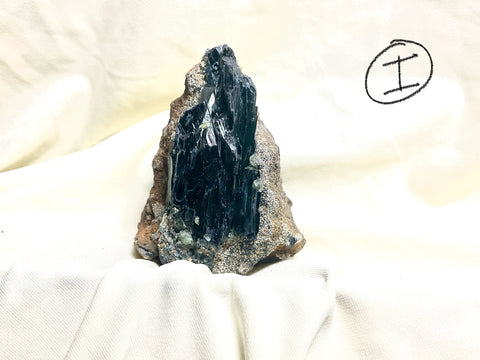 Vivianite in Matrix